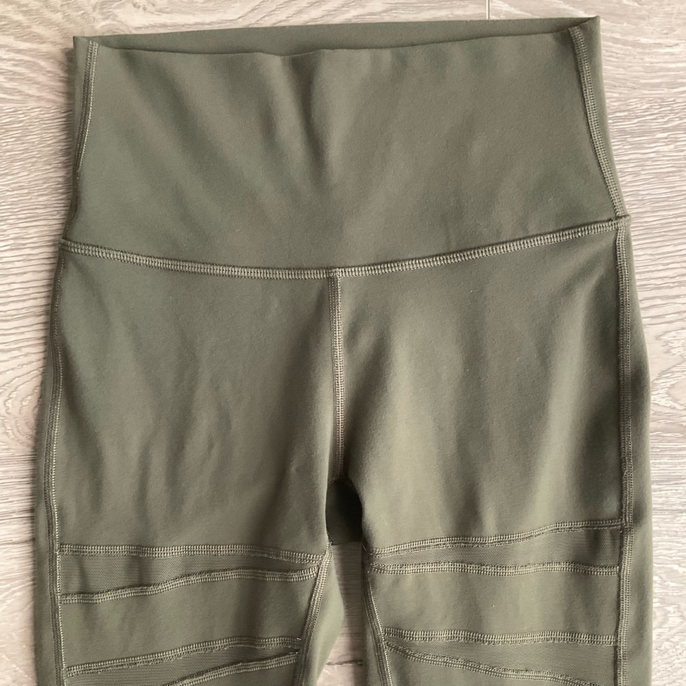Lululemon mesh panel leggings - Picture 5 of 9
